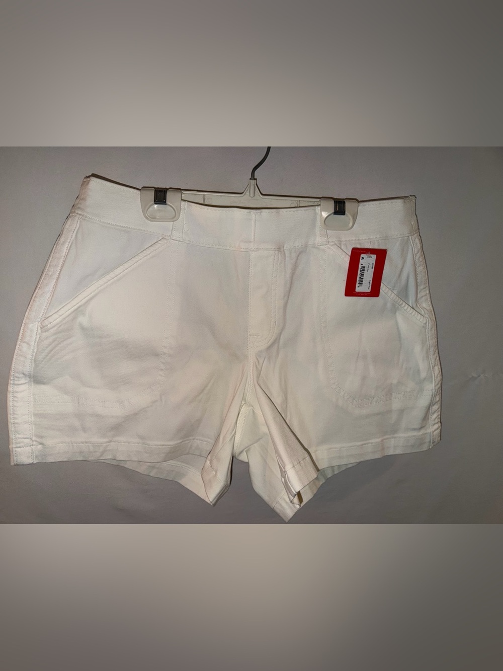 LADIES LARGE Spanx white Stretch 4” Twill Shorts $78 RETAIL